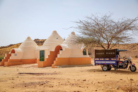 Maternité et moto-ambulance, Tchad