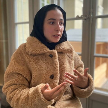 Parisa H., ehemalige Direktorin WHSA