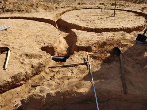 Building of a Maternité, Chad