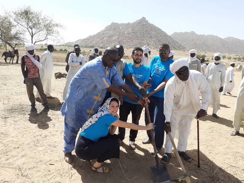 Building of a Maternité, Chad