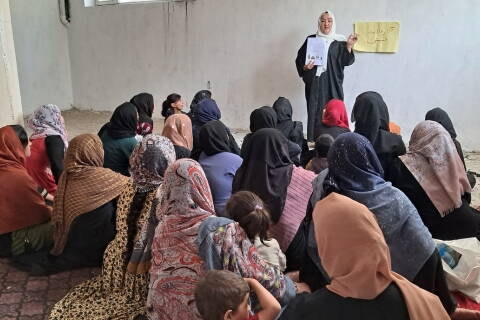 Frauen stärken Frauen in Kabul und Scheberghan