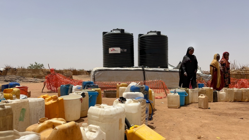 Kanister für die Nothilfe im Flüchtlingslager im Tschad