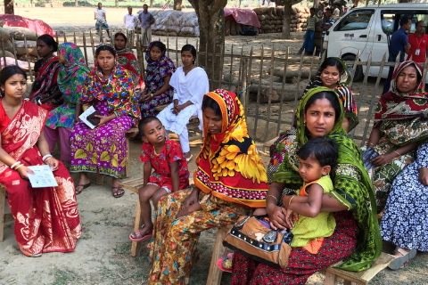 Mothers with children, Bangladesh