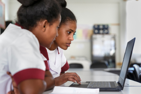 Laptops für Hebammenstudentinnen