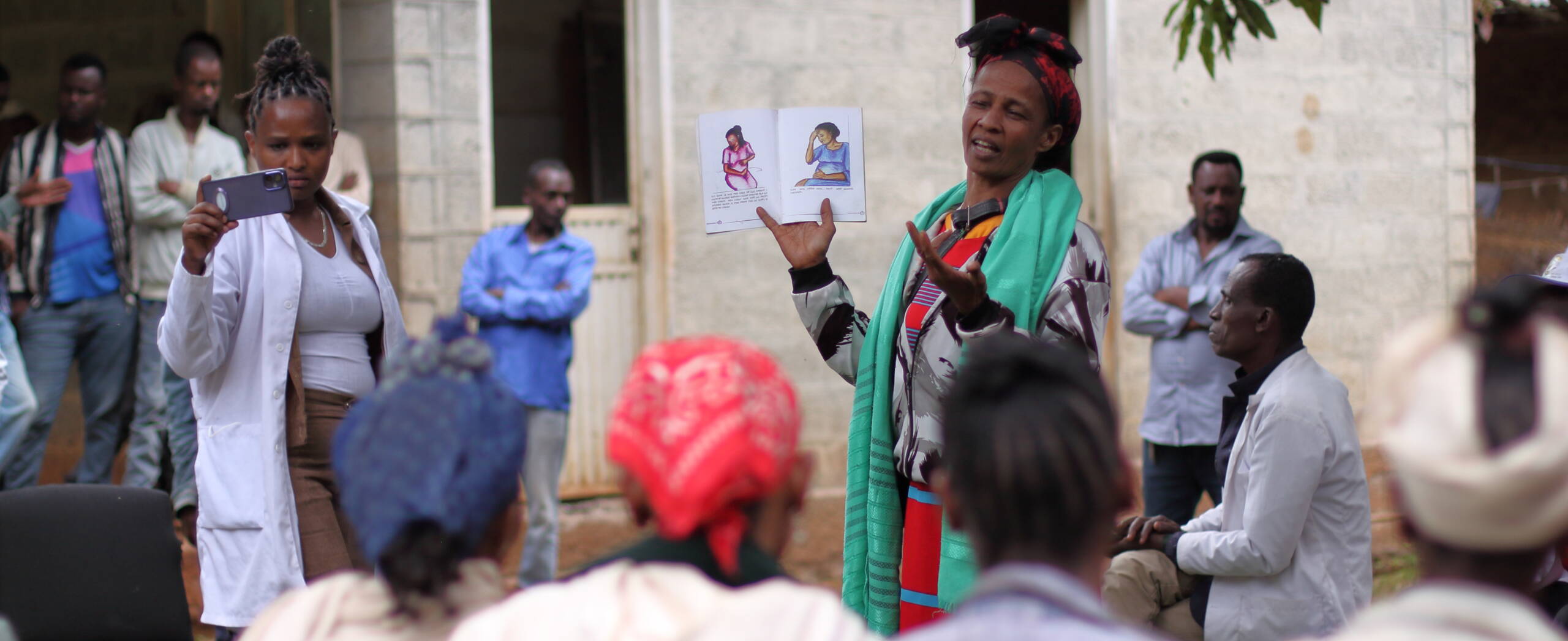 Safe Motherhood Ambassador sensibilisiert über Geburtsfisteln, Äthiopien.